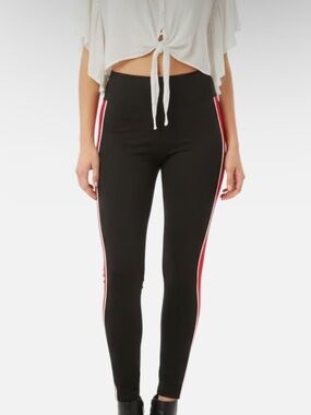 NWOT Forever 21 Leggings ❤️🖤 size S